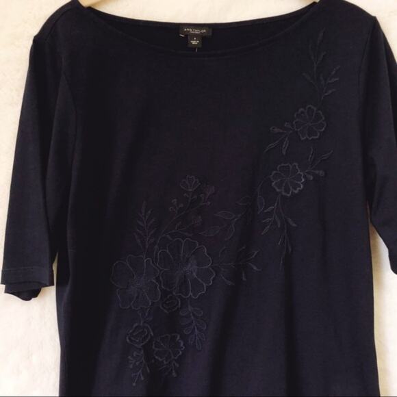 Ann Taylor Navy Flower Design Short Sleeve Top - Picture 3 of 7